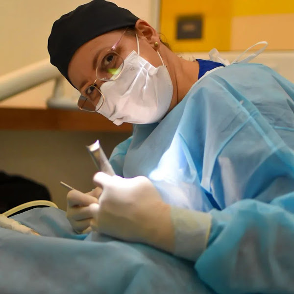 Foto 2 de Dra. Cladis Maschke | Implantes e Próteses Dentárias