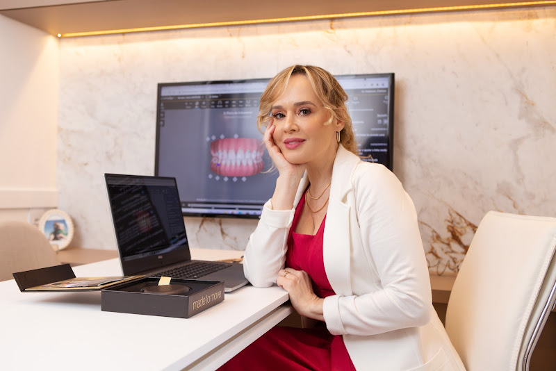 Foto 3 de Dra. Clarissa Robinson | Odontologia Personalizada | Ortodontia e Ortopedia Facial | Dentista em Porto Alegre