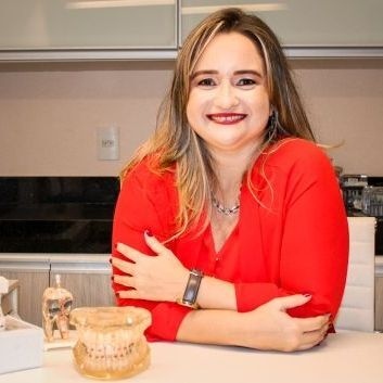 Foto 2 de Dra. Cláudia Borges Leal - Endodontia e Ortodontia Especializada.