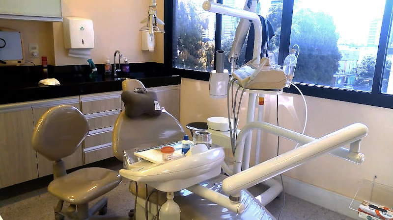 Foto 3 de Dra. Cláudia Borges Leal - Endodontia e Ortodontia Especializada.