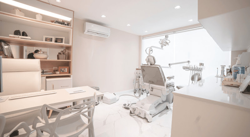 Foto 3 de Dra. Claudia Braga - Harmonização Orofacial