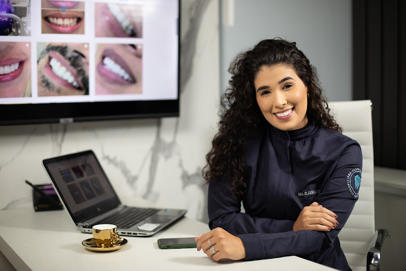 Foto 2 de Dra. Cláudia Carvalho - Dentista