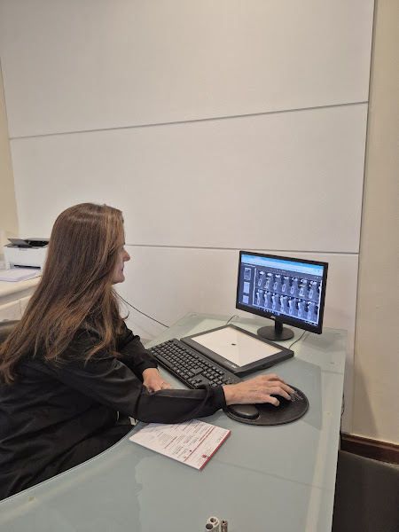 Foto 3 de Dra. Cláudia Dourado dos Santos