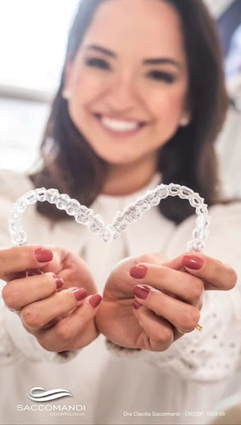 Foto 3 de Dra. Claudia Saccomandi - Ortodontista Invisalign - Bauru/SP
