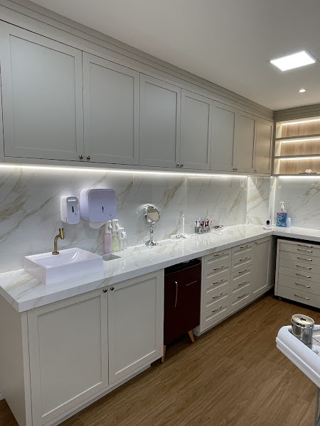 Foto 2 de Dra Claudia Soáres - Odontologia e Harmonização Facial