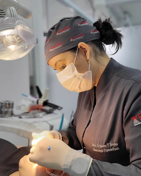Foto 2 de Dra. Crislaine Bastos - A sua personal do sorriso!