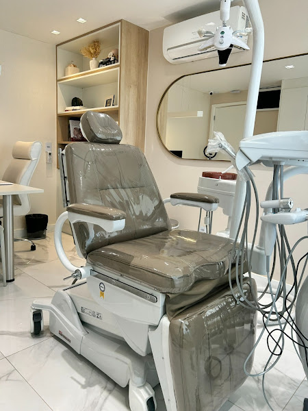 Foto 3 de Dra. Cristiane Brown - Ortodontista Barra da Tijuca RJ - Cirurgia Ortognática - Invisalign Barra da Tijuca