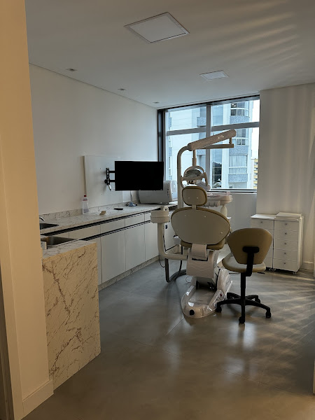 Foto 2 de Dra Cristiane Dalprá Odontologia Especializada