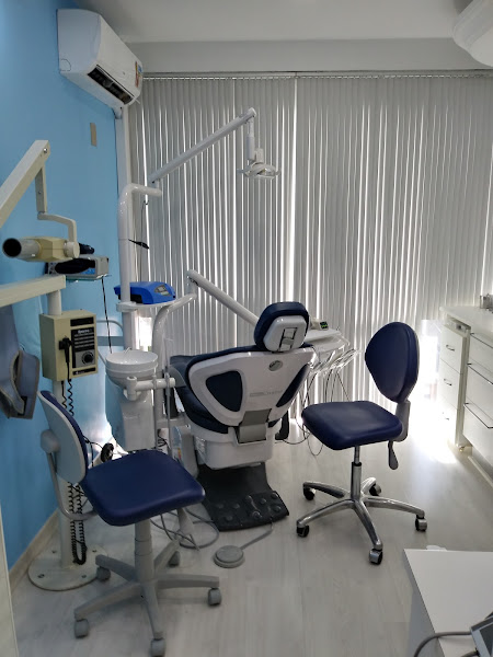 Foto 2 de Dra. Cristiane Montesso - Implante Dentário