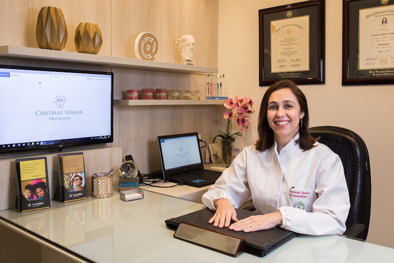 Foto 3 de Dra Cristiane Spanos - Ortodontia