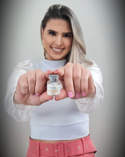 Foto 2 de Dra. Cynthia Araujo - Harmonização facial e cirurgia da face