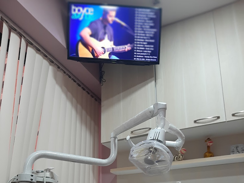 Foto de Dra. Cynthia Vale - Odontologia Especializada