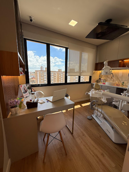 Foto 2 de Dra. Dafne Momberg - Dentista em Sorocaba