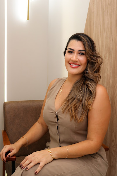 Foto 2 de Dra. Daiane Lamonier (CLÍNICA LAMONIER) - Harmonização Facial | Lipo de Papada | Lentes e Facetas | Implantes e Alinhadores