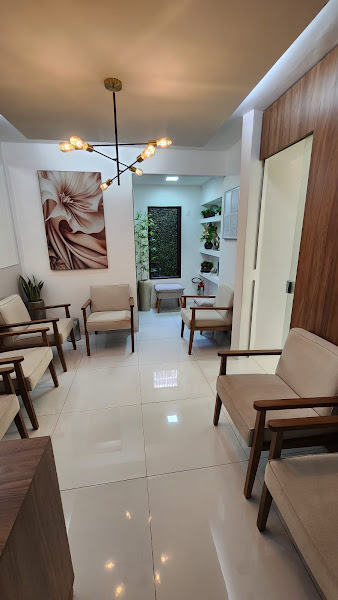 Foto 2 de Dra Daisilene Castillo - Cirurgiã-dentista