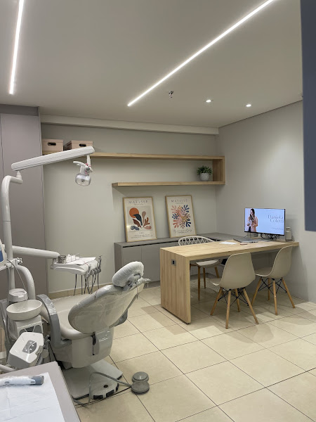 Foto 2 de Dra Daniela Coletti - Ortodontista - Alinhadores Estéticos - Araraquara