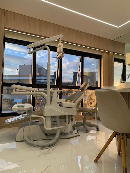 Foto 3 de Dra. Daniela Conte - Dentista - Campeche, Florianópolis, SC