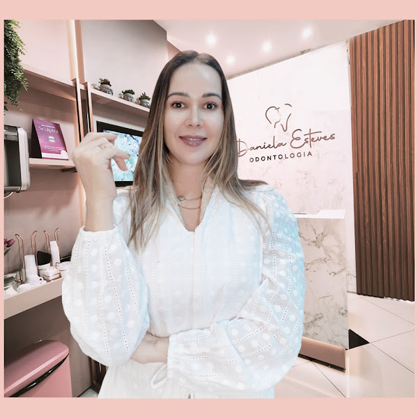Foto 2 de Dra. Daniela Esteves - Dentista - Odontologia Estética e Funcional em Varginha