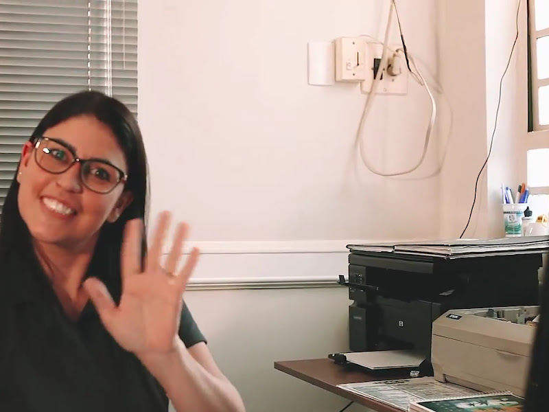 Foto de Dra. Daniela Tiosso - Dentista Santa Bárbara d'Oeste - Implante Dentário - Prótese Dentária | Protocolo - Faceta de Resina
