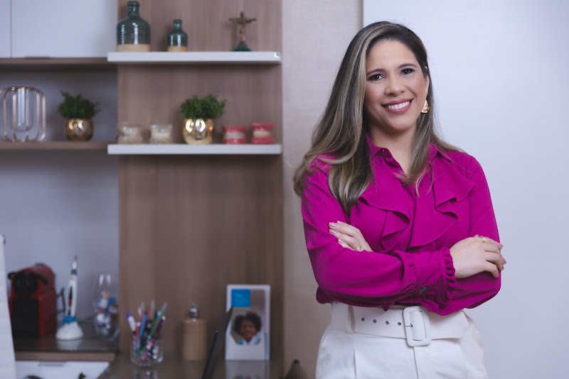 Foto 2 de Dra. Daniele Farias Moreira -Invisalign | Harmonização Facial | Ortodontia Criança e Adulto