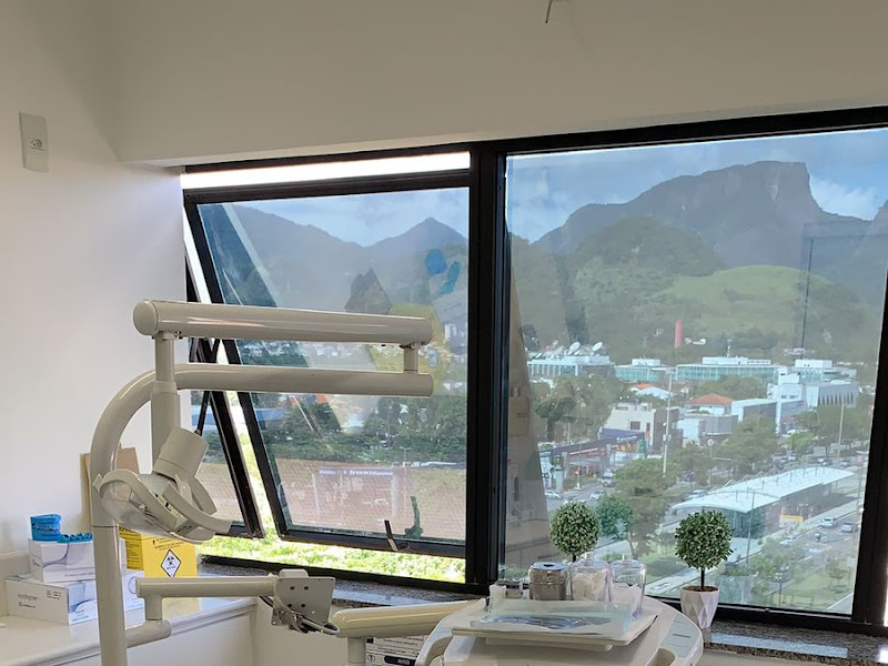 Foto 11 de Dra. Daniella Auday: Especialista em Implantes e Próteses Dentárias na Clínica de Referência