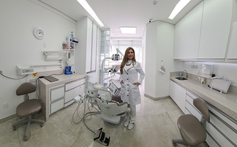 Foto 3 de DRA. DANIELLE ESPER KALLÁS