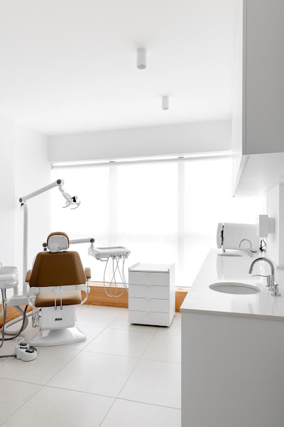 Foto 3 de Dra. Danielle Flor | Ortodontia especializada | Invisalign | Trindade - Florianópolis/SC