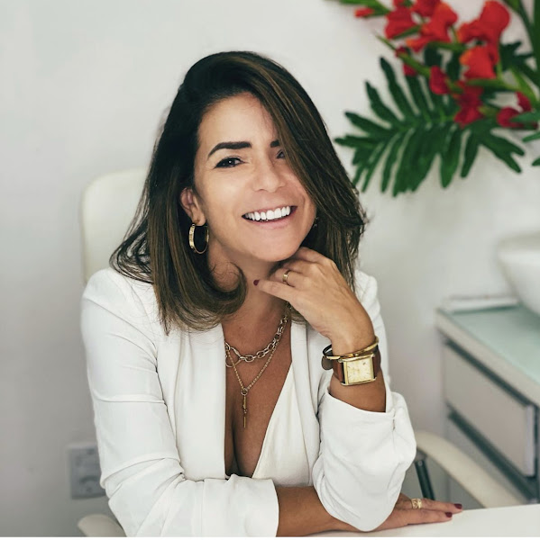 Foto 2 de Dra. Danielle Freire | Lentes de Contato Dentárias e Facetas em Resina