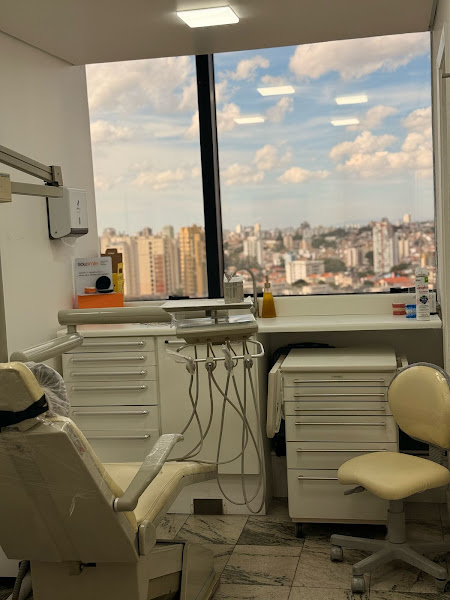 Foto 2 de Dra Dayana Regia Santana e Equipe Dentista em Santana | Ortodontia Especializada | Invisalign | Harmonização Facial | Botox