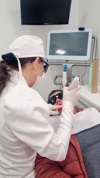 Foto 3 de Dra Dayana Regia Santana e Equipe Dentista em Santana | Ortodontia Especializada | Invisalign | Harmonização Facial | Botox