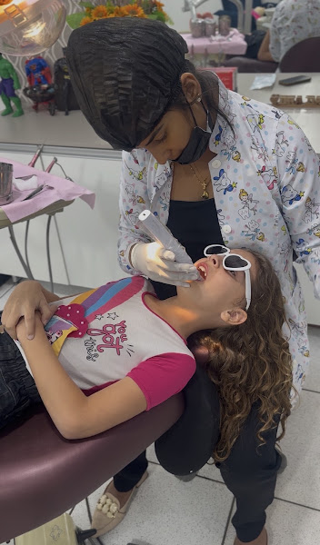 Foto 3 de Dra Dayane Christine - Odontologia geral - Siso e Estética.