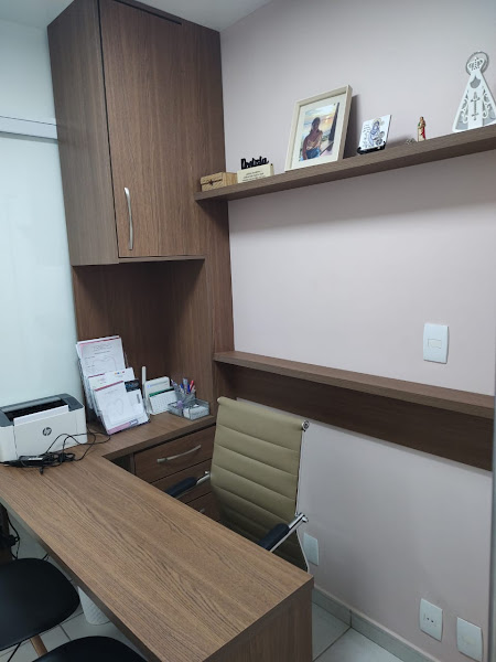 Foto 3 de Dra. Débora Cavour - Ortodontista - Alinhadores invisíveis - Invisalign e Sousmile- Macaé-RJ