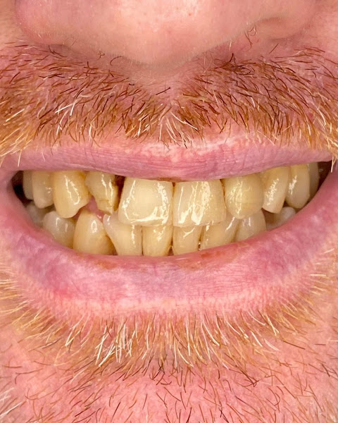 Foto 2 de Dra. Deborah Fernandes: Cirurgiã- dentista