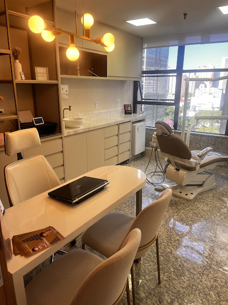 Foto 3 de Dra. Deyse Jardim - Clínica de Estética e Odontologia na Savassi em BH