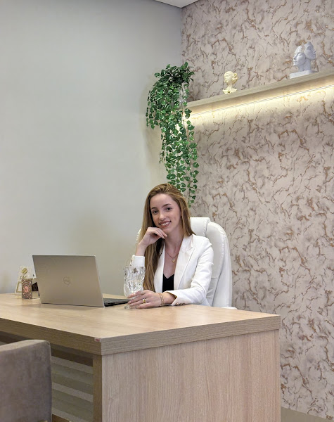 Foto 2 de Dra Dyllima Lopes - Harmonização Facial em Franca SP