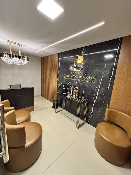 Foto 3 de Dra Dyllima Lopes - Harmonização Facial em Franca SP