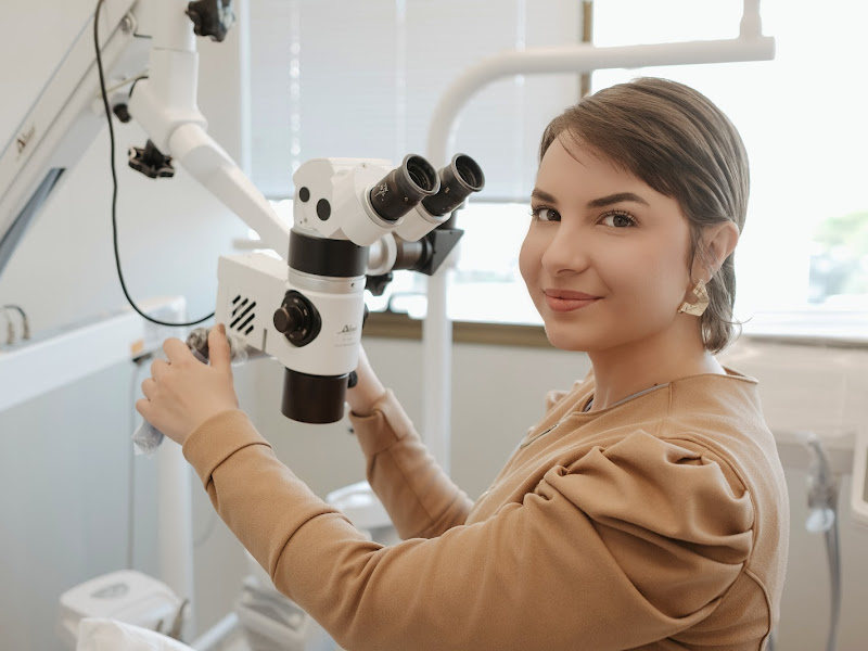 Foto 8 de Dra. Édina Zapparoli - Clínica Geral e Harmonização Orofacial - Trindade