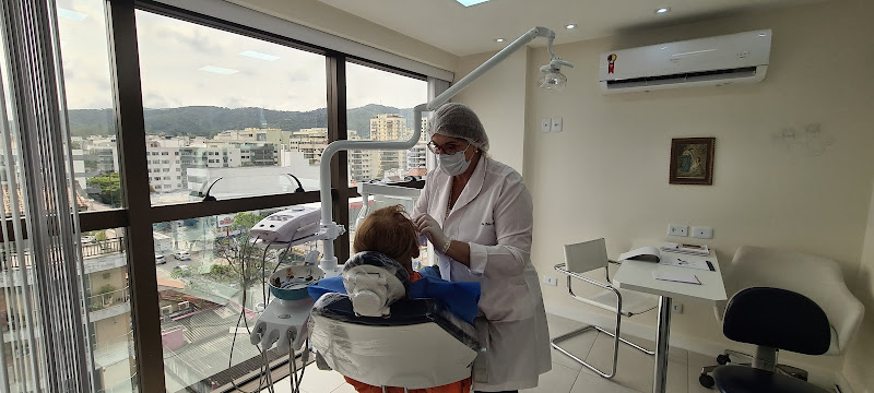Foto 3 de Dra Edna Barreto, Cirurgiã Dentista, Ortodontia, HOF