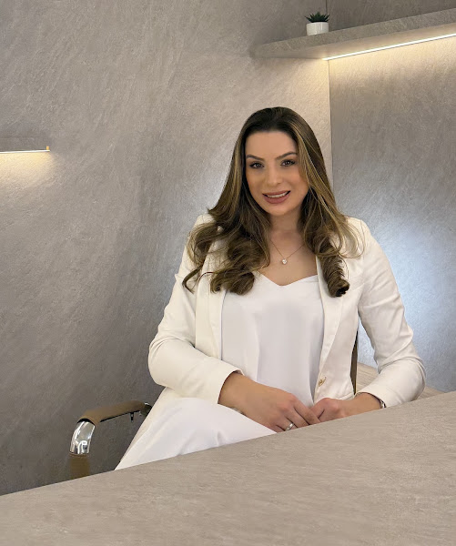 Foto 2 de Dra. Eduarda Modesto - Harmonização Facial em Ponta Grossa 📍