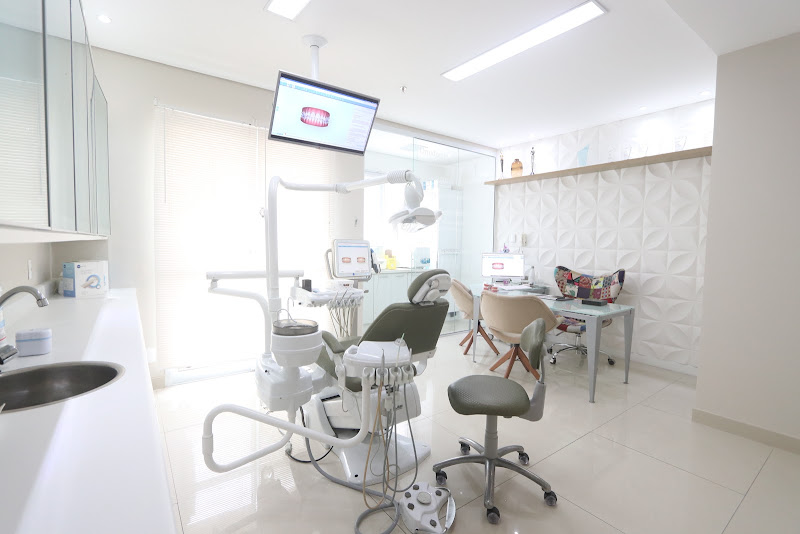 Foto 3 de Dra Edvania Azevedo | Invisalign em Santos
