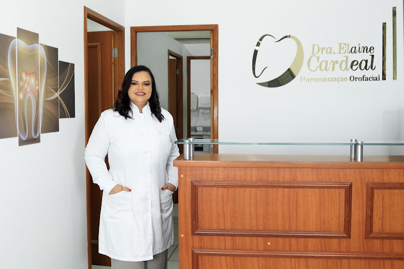 Foto 2 de Dra Elaine Cardeal | Dentista no Centro de Maricá | Periodontista | Harmonização Orofacial