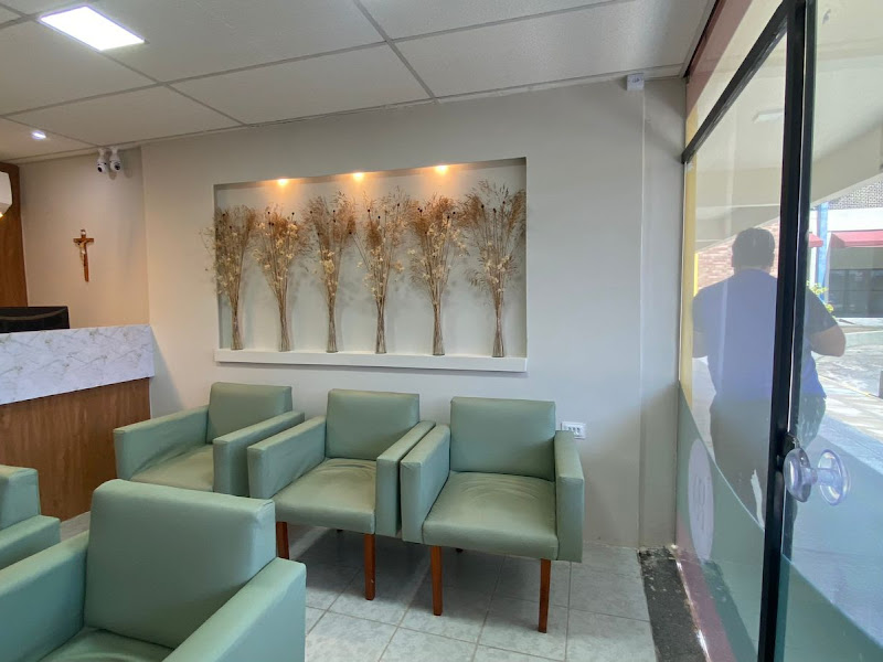 Foto 2 de Dra. Elisa Anastácio - Dentista | Facetas | Olinda