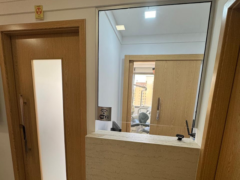 Foto de Dra. Elisa Dehnhardt Basso - Cirurgiã Dentista