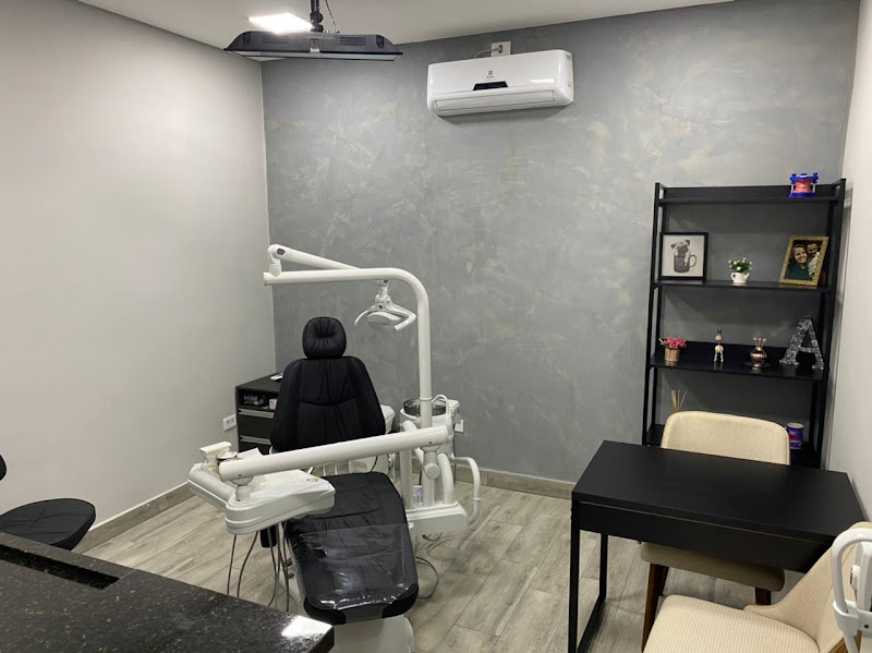Foto 3 de Dra. Elisama França Odontologia - Clínica odontológica em Santo André