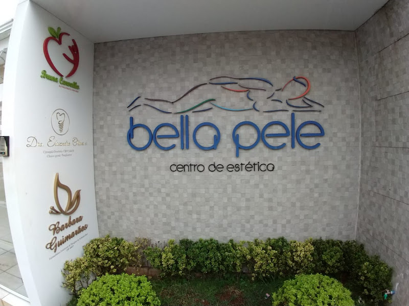 Foto 2 de Dra. Elisandra Oliveira - Clareamento Dental - Implantes Dentários - Odontopediatria