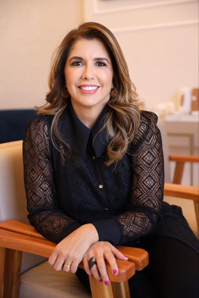 Foto 2 de Dra. Ellyuza Brasil - Especialista em Harmonização Facial e Estética Dental