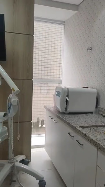 Foto 3 de Dra. Eloisa M. Lazzari - Ortodontia | Dentista em Curitiba