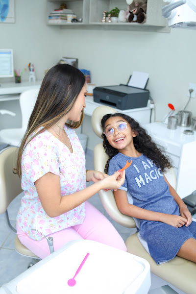 Foto 3 de Dra Emanuela Briane - Odontopediatria - Itabuna BA