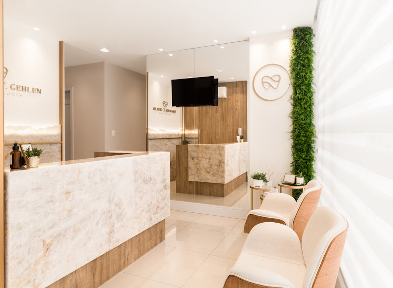 Foto 2 de Dra. Emanuela Gehlen - DENTISTA