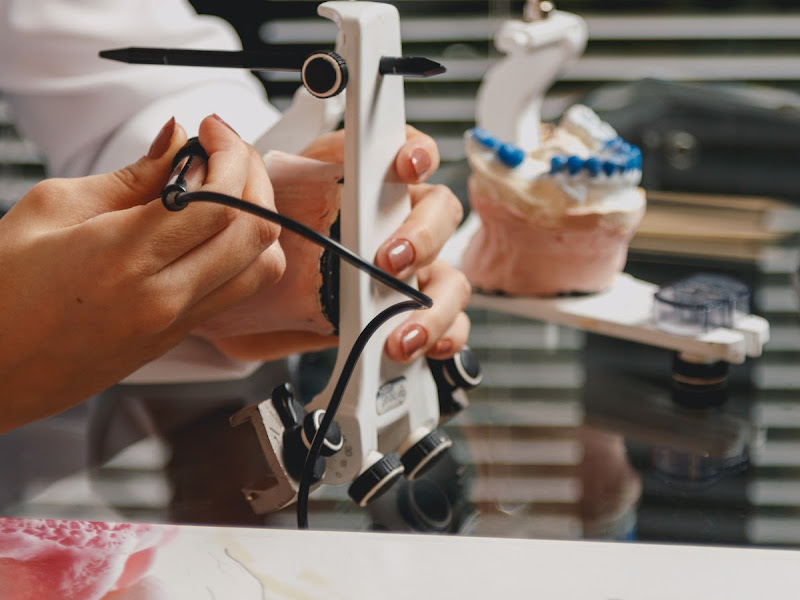 Foto 2 de Dra. Emanuelle Namias, Dentista